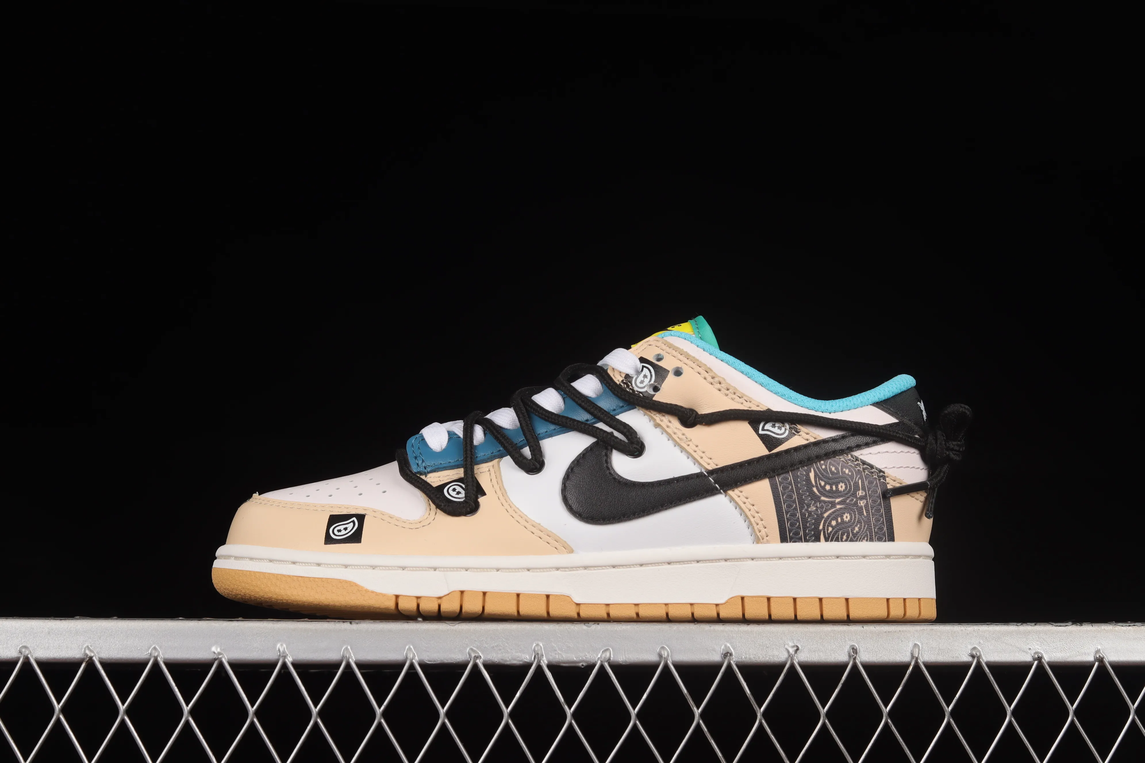 All Categories Nk SB Dunk Series Nk SB Dunk Low Low-top Sneakers Nk Dunk Low SE "Free .99" Cashew Flower SB Smashed Backboard Fashion Casual Sneakers DH0952-100